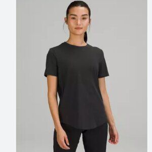 Lululemon Black Crewneck Tee Curved Hem Size 6
